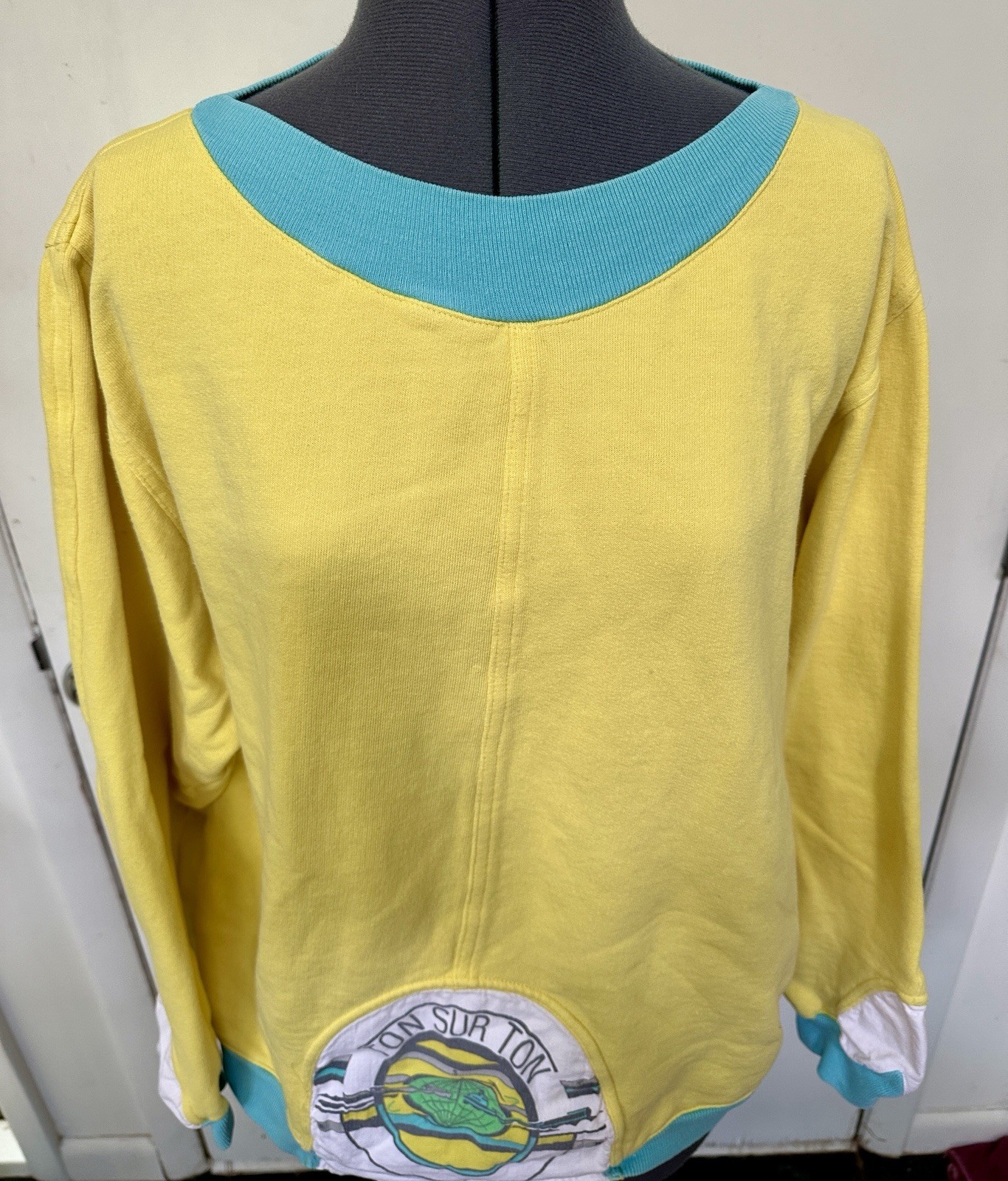 VINTAGE 1980s TON SUR TON OVERSIZED FLEECE SWEATSHIRT YELLOW AQUA STREETWEAR M