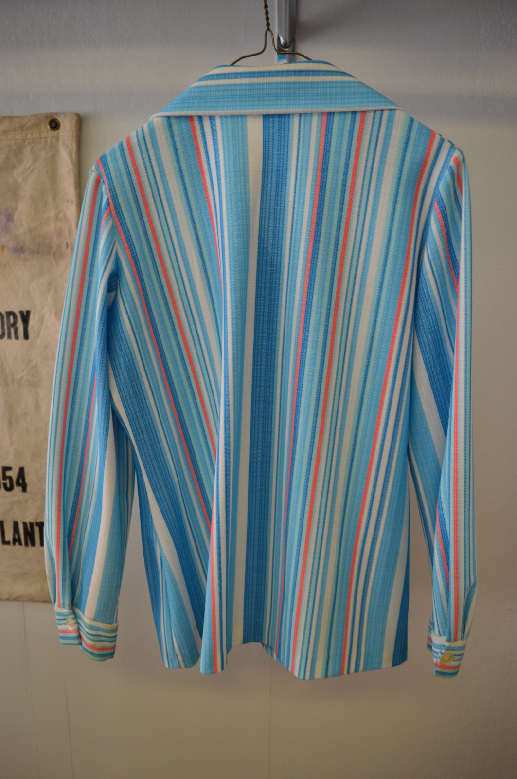 Vintage BARCLAY SQUARE Blue Pink Striped Polyester Button Down Shirt Size 15/16