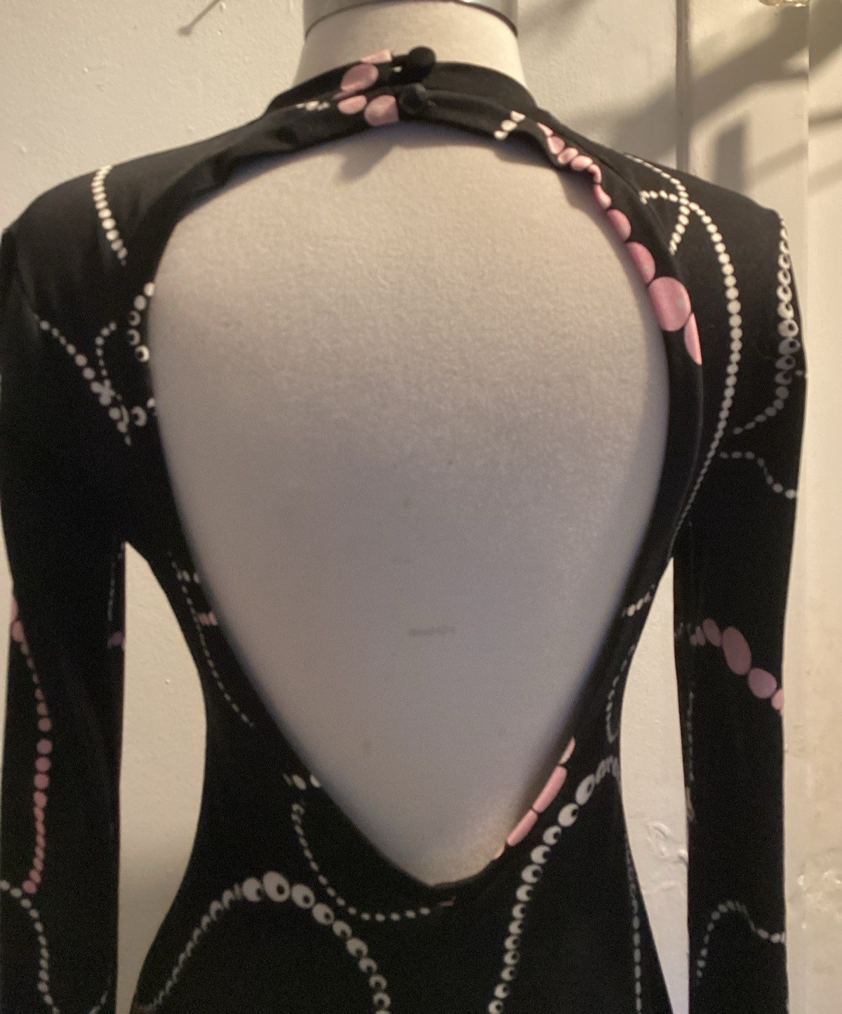 vintage 70&rsquo;s Clovis Ruffin backless disco short necklace print dress sz S