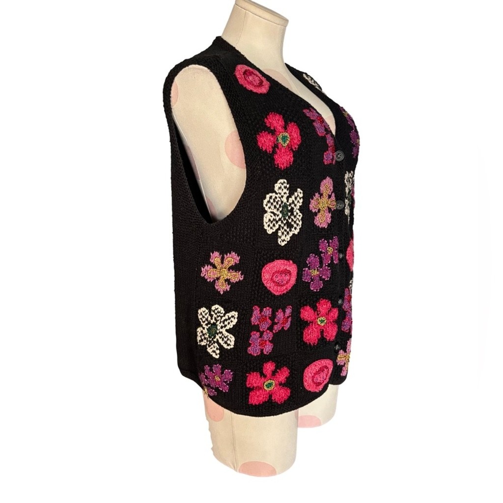 Y2K Cottagecore Floral hand Embroidered Sweater Vest – Black Pink XL