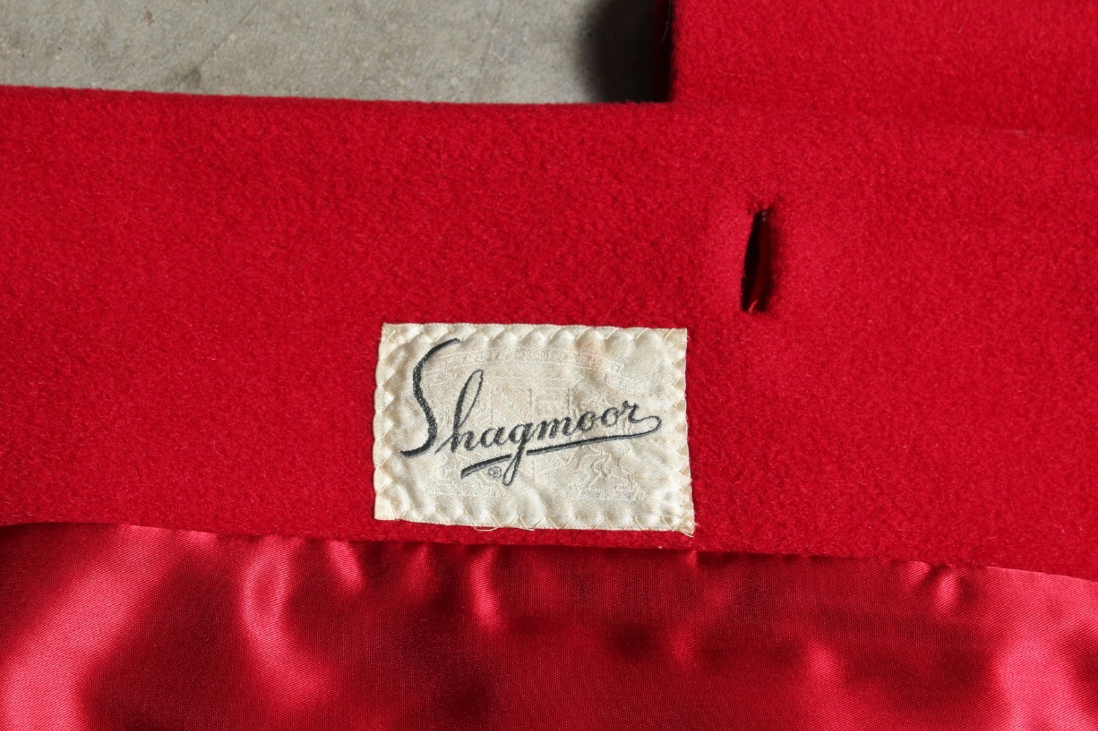 Vintage 60&rsquo;s USA Union-Made Ruby Red Shagmoor Wool Coat – M / L