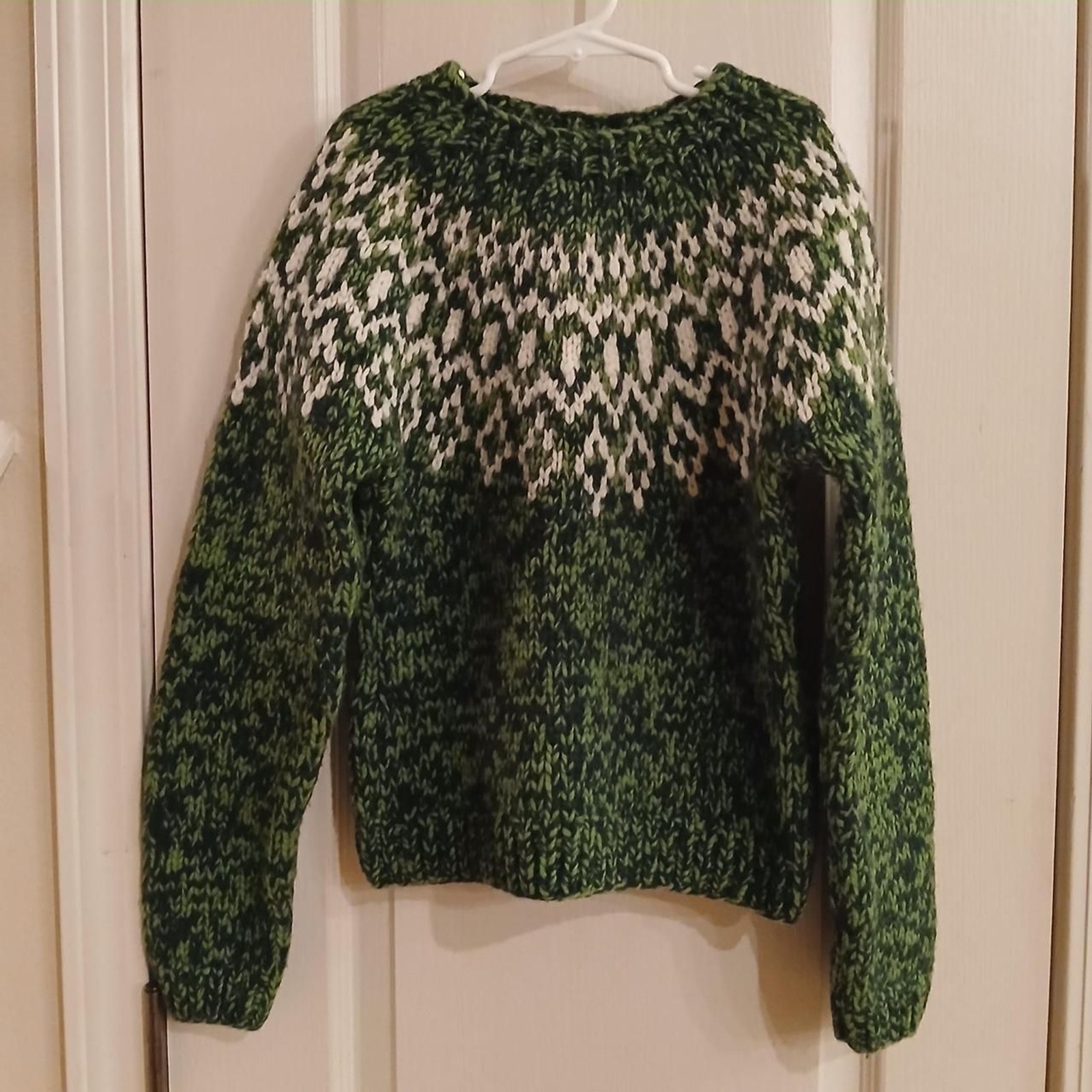 Vintage American Eagle green/white hand-knit Fair Isle 100% lambswool sweater S