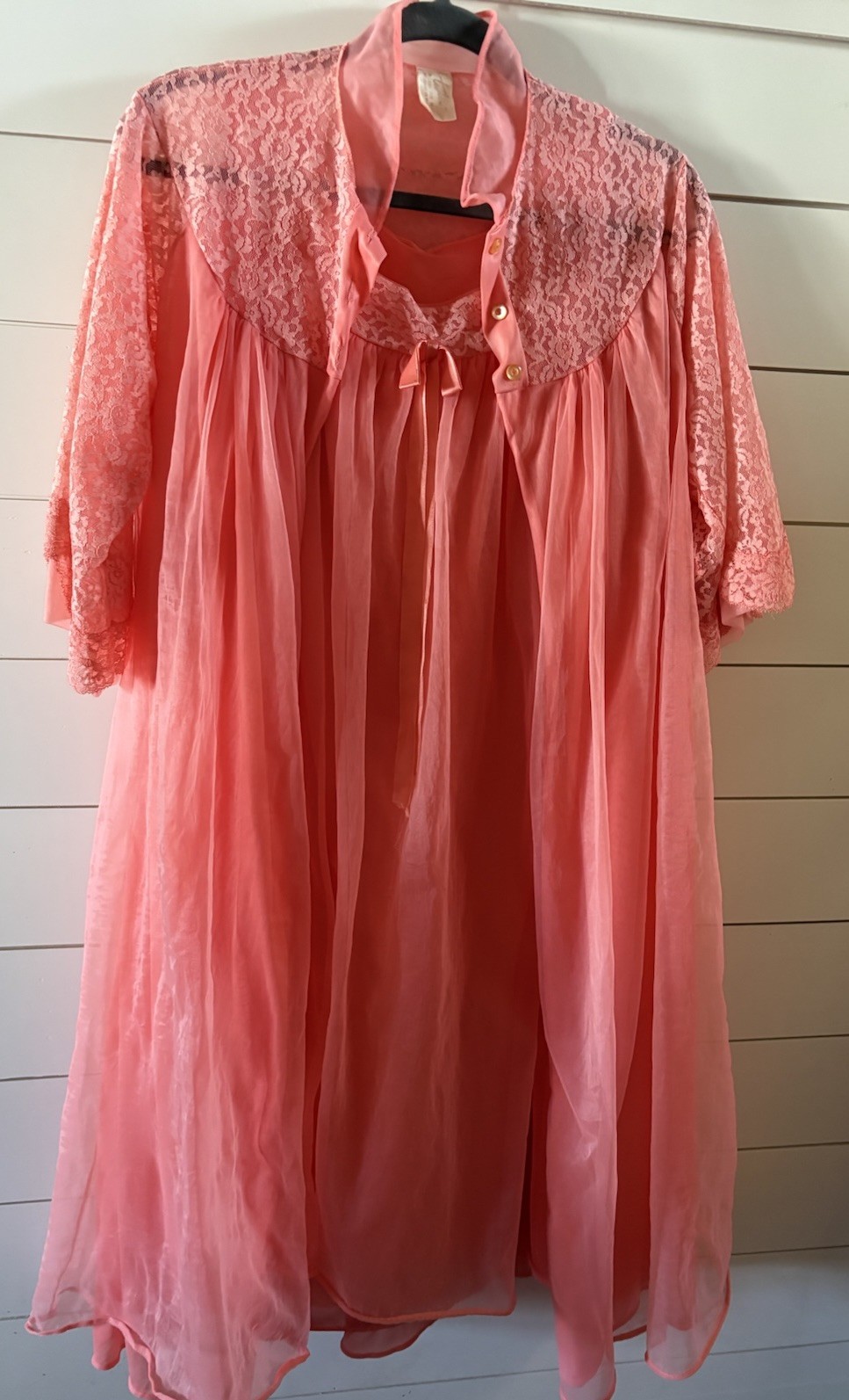 Vintage 1960’s Texsheen Lingerie Peignoir Chiffon Lace 2 Pc Set Coral Size 36