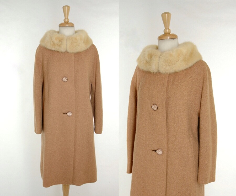 VTG 1960s MEDIUM LARGE Camel Cream Coat Wool Tweed Oversize Mod Fox Fur Collar