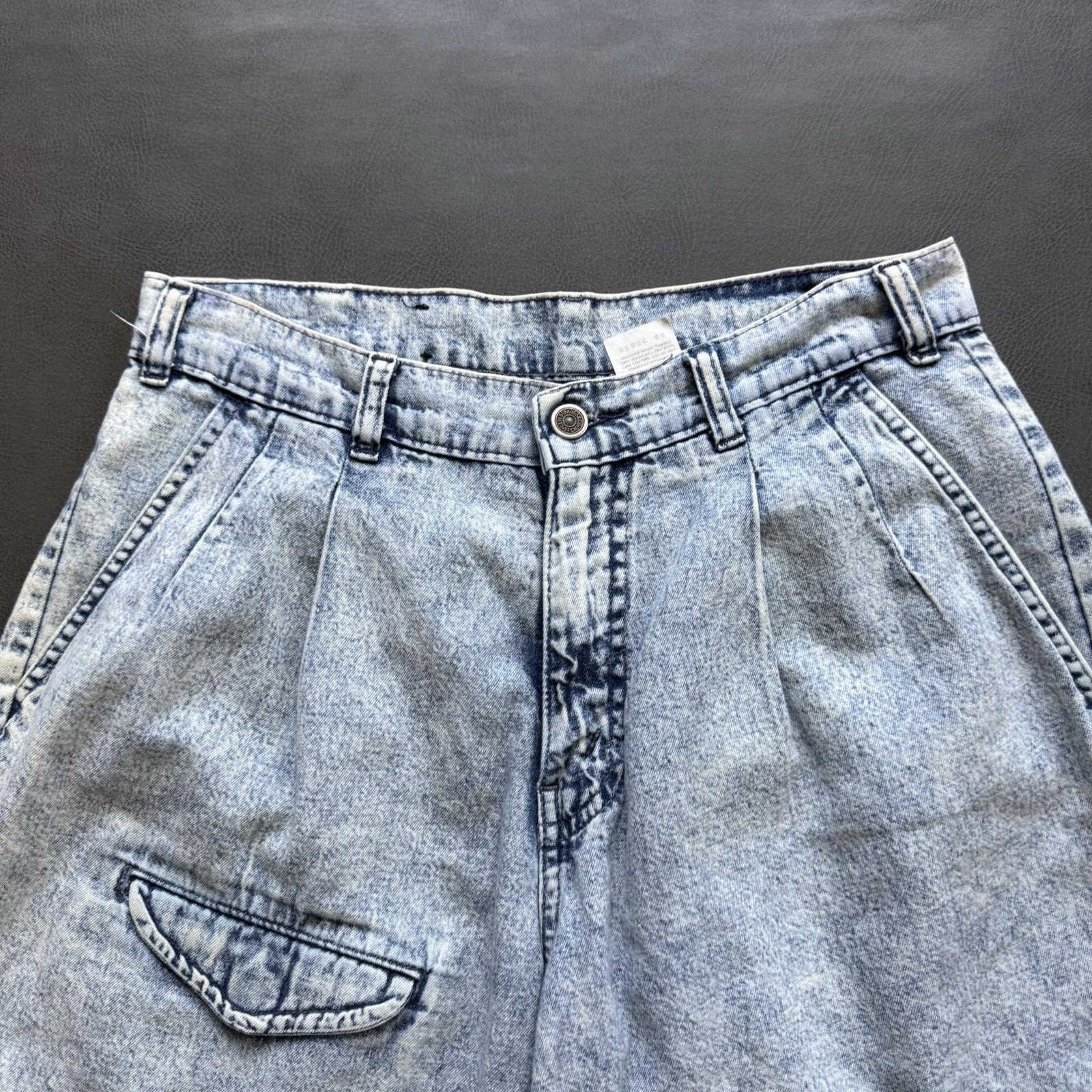 vintage 90s levi’s silver tab acid wash shorts size 30”