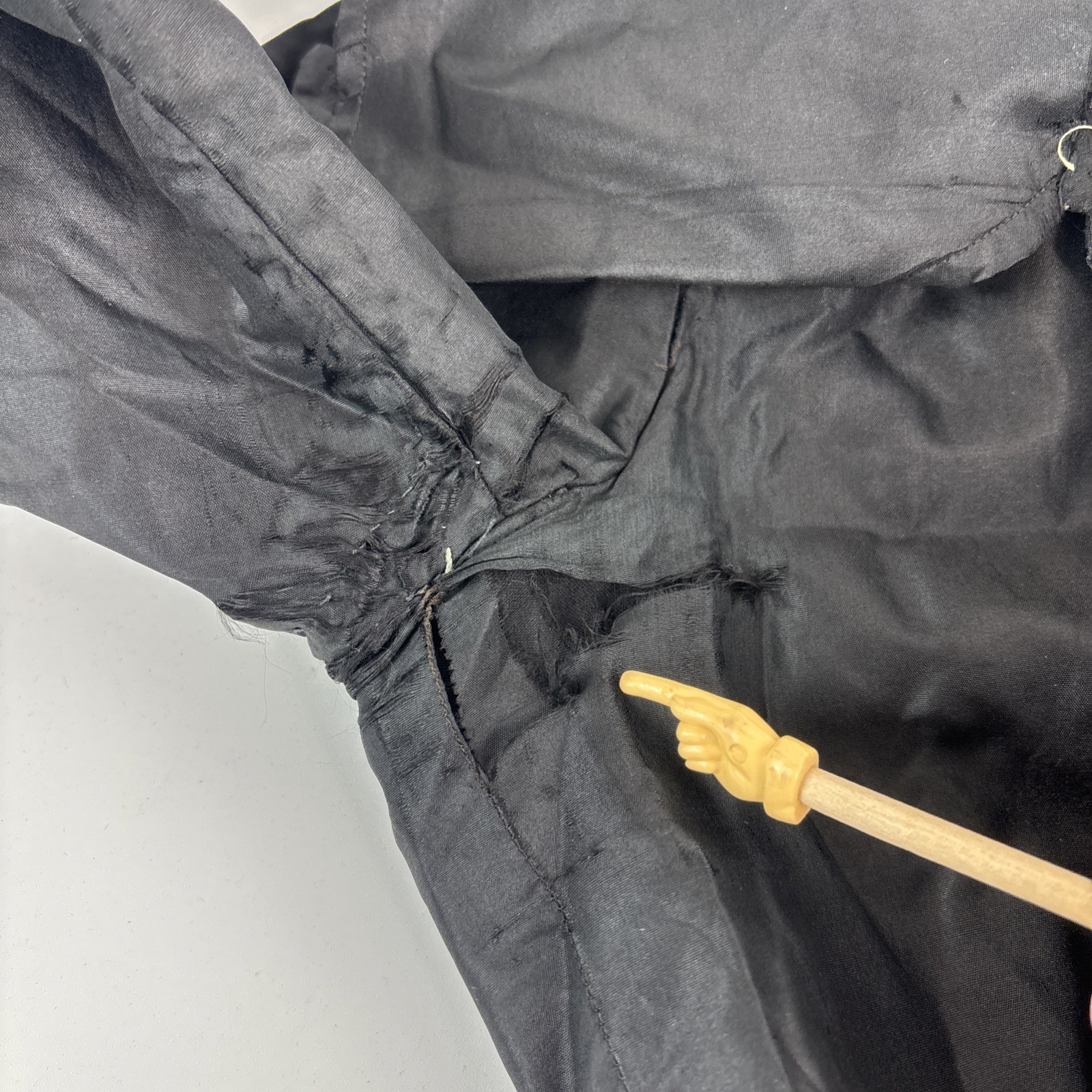 1800&rsquo;s Antique Victorian Ladies Black Silk Taffeta Mourning Coat w/ Large Collar
