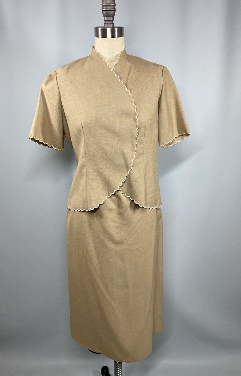 Vintage Dress OGGEE BY RIZKALLAH Designer SIZE 6 SMALL short sleeve tan 70s