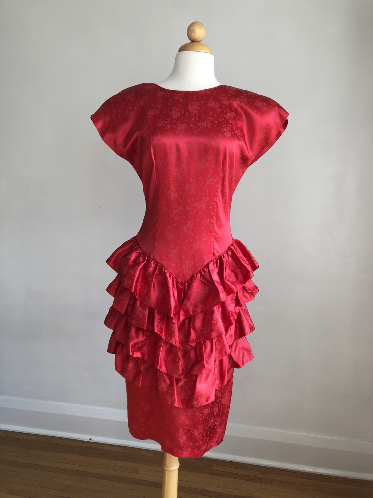 STUNNING VTG Red Silky Satin Ruffles Cap Sleeve Peplum Dress SZ 5/6