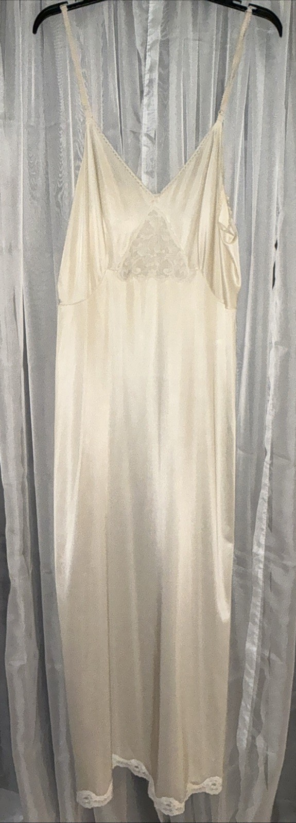 Vintage Soft Ivory Lace Sears Long Slip Nightgown Cottagecore Romantic Size 40 L