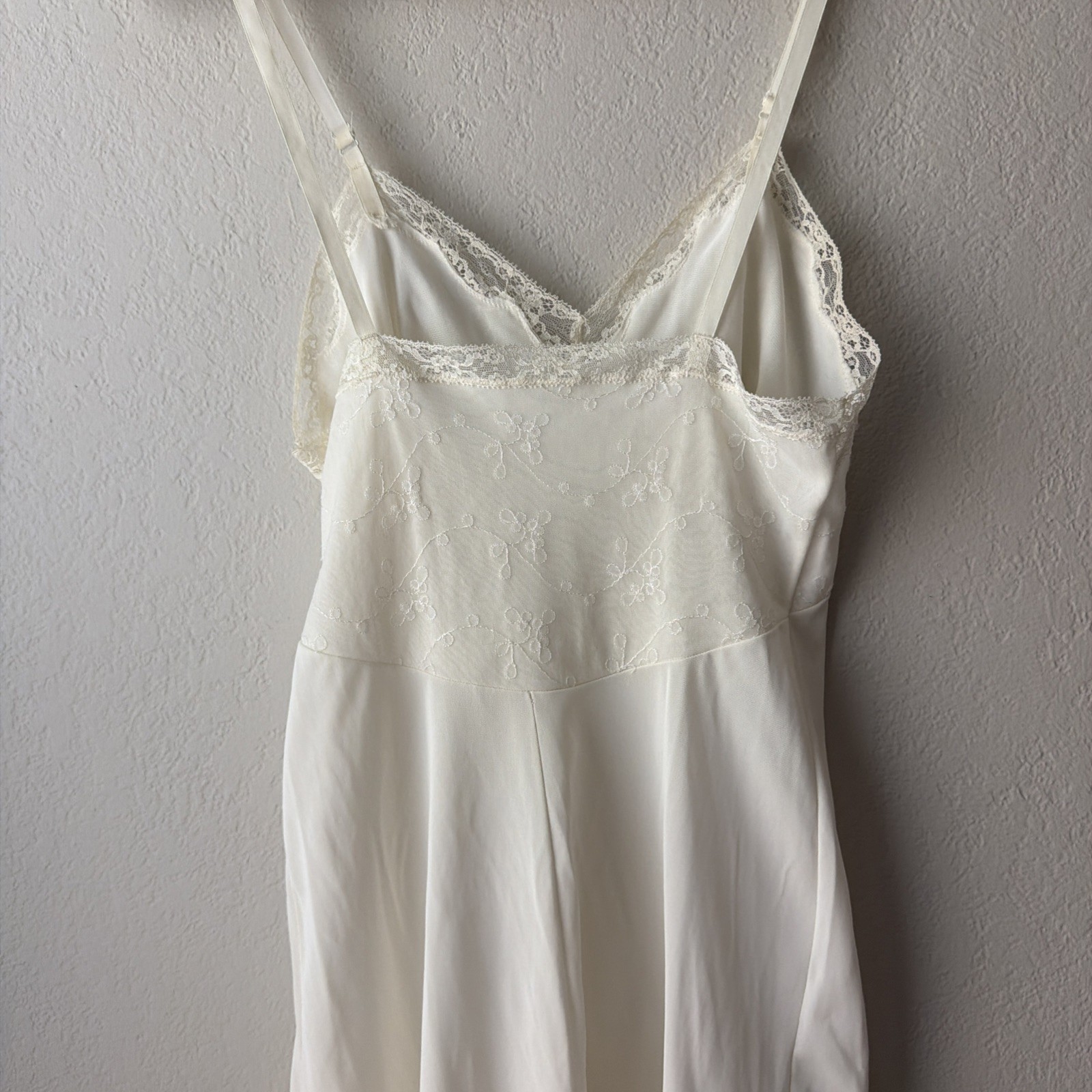 Vintage Seamprufe Full Slip White pin-up Short 33 Bust lace Cups USA bridal 50s