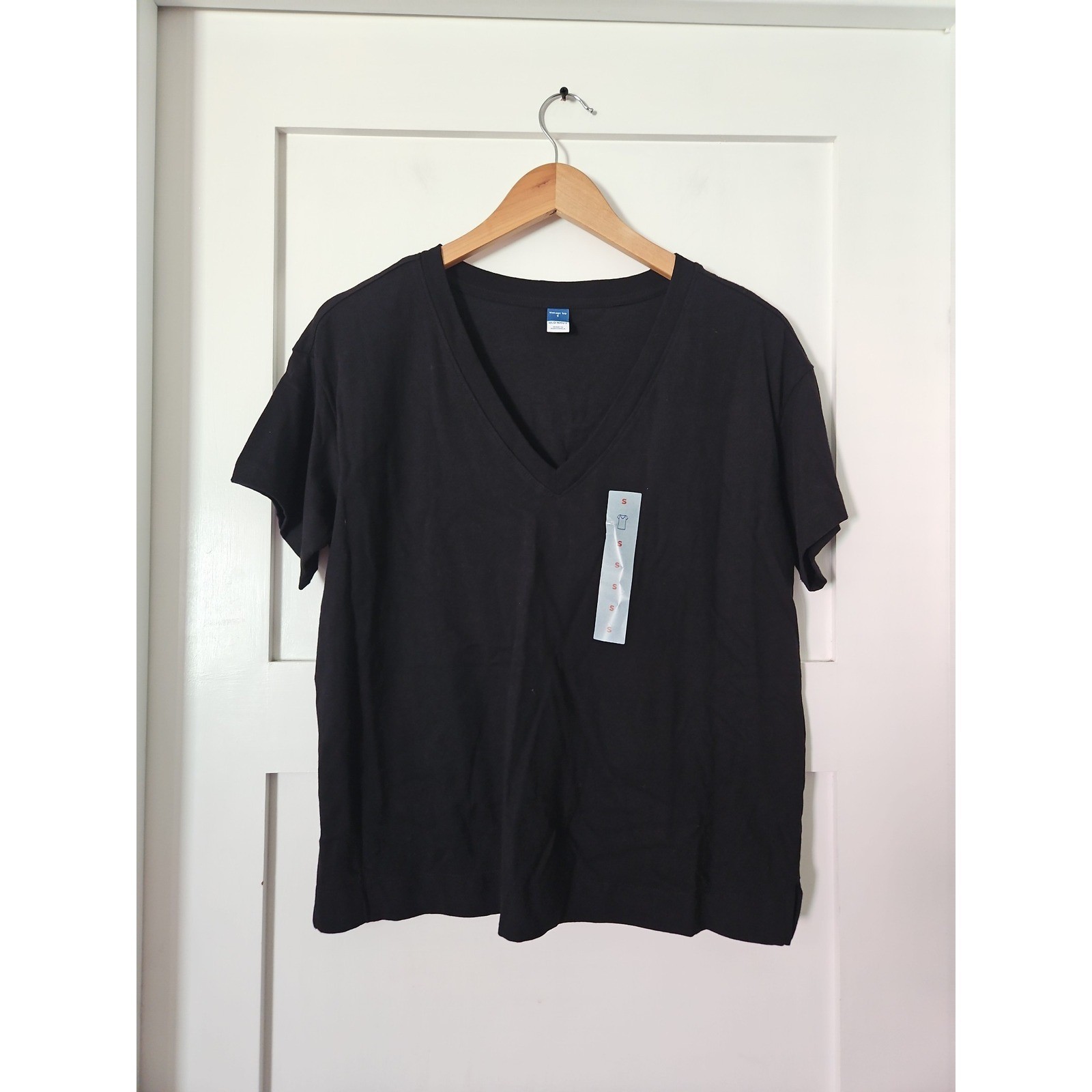 Old Navy Vintage Tee Small Black V-Neck Short Sleeve Cotton T-Shirt NWT