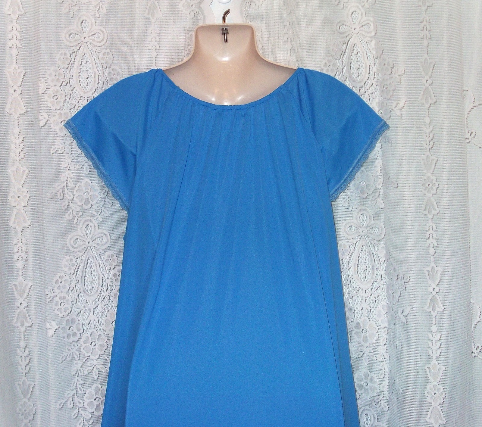 Med.(Lg.)Miss Elaine,ocean blue,waltz.vintage nightgown,comfy soft nylon,lingeri
