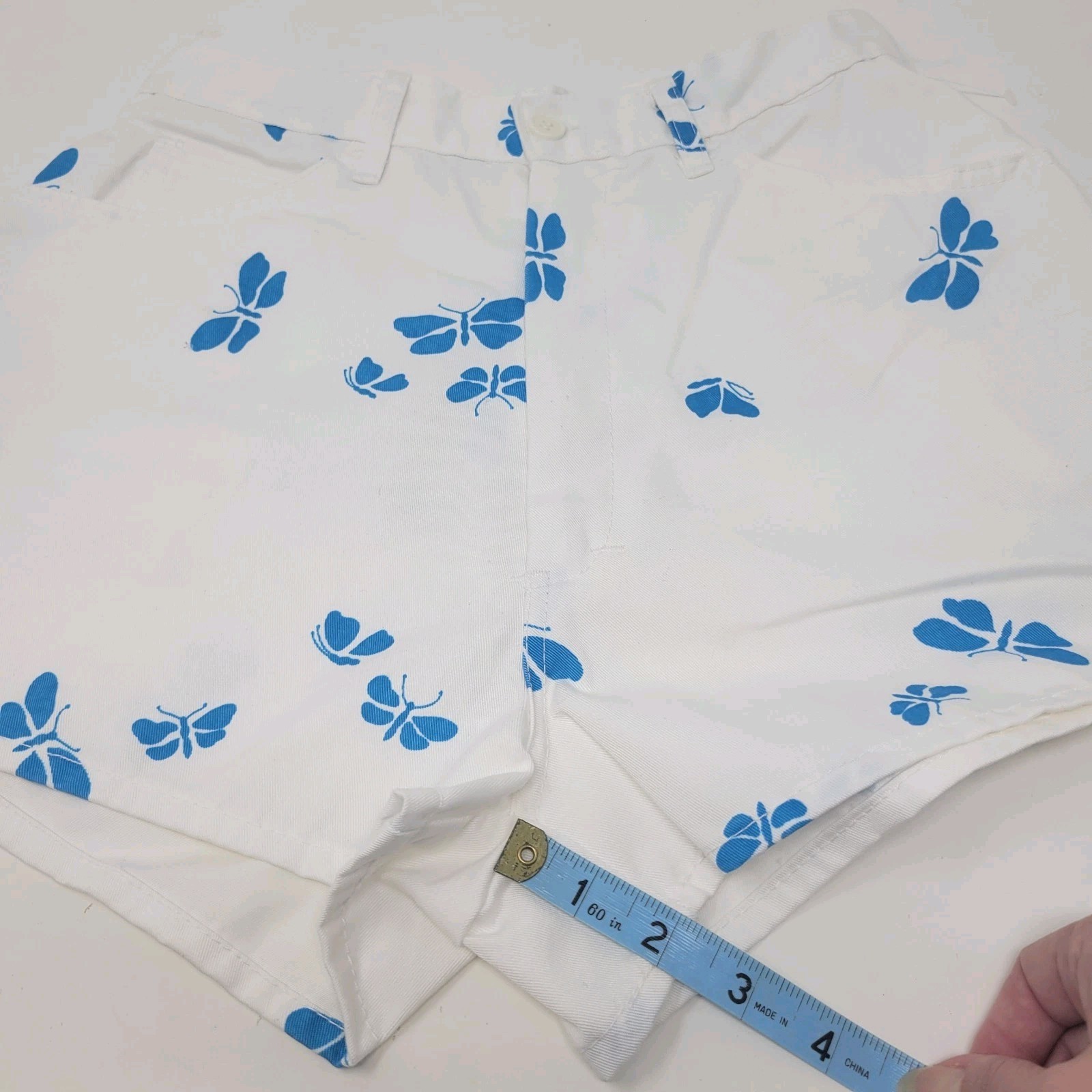 Vintage 70s 80s Butterfly Print Shorts Womens Hong Kong White Blue 25&Prime; Waist