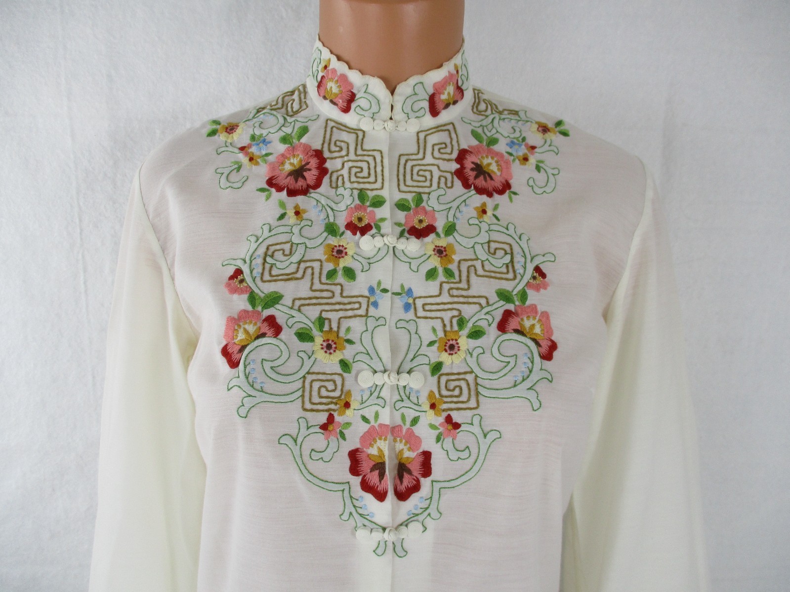 Vintage 70&rsquo;s Lily Hand Embroidered Traditional Chinese Blouse size 34