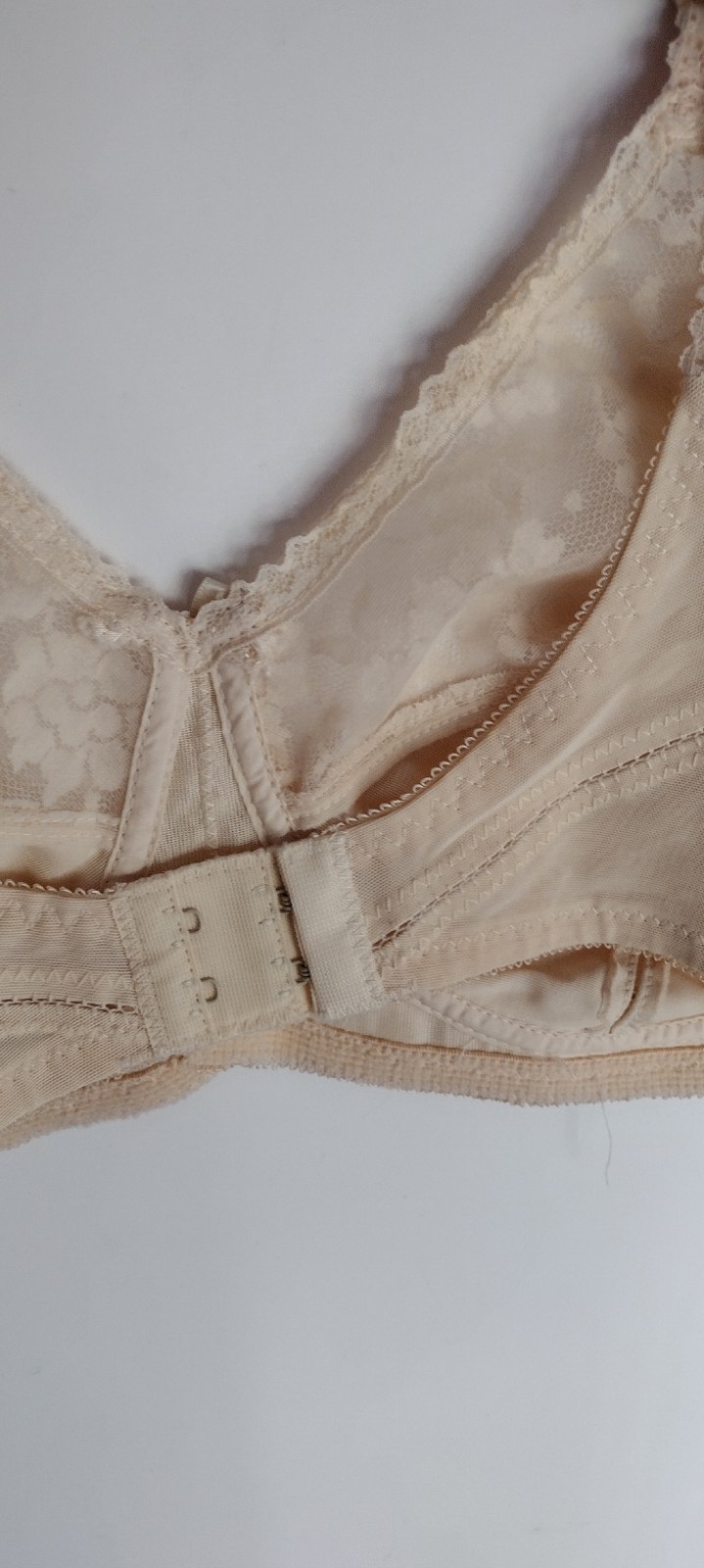 VINTAGE CARNIVAL 40C BEIGE WIRELESS FULL COVERAGE FLORAL LACE 065 GIVE N TAKE…