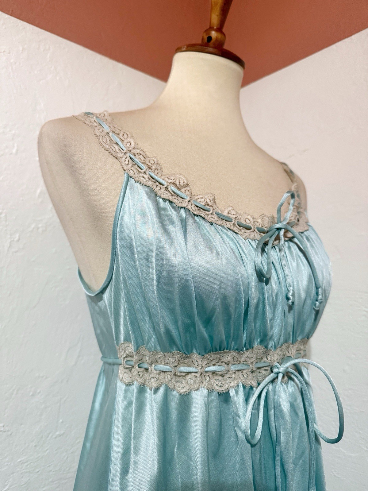 VTG 70s Vanity Fair Aqua Nylon Whimsy Women&rsquo;s Regency Lingerie Nightgown Sz S