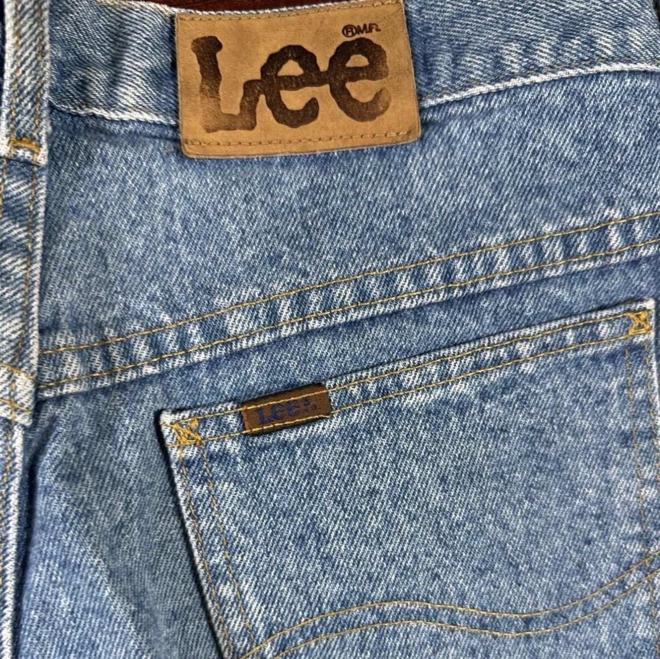 Vintage 90s Lee USA Made High Waisted Tapered Mom Jeans Light Wash 33×29