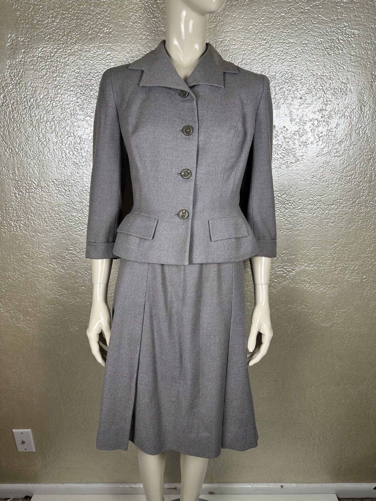Vintage 1940s-1950s Ladies LIPMAN WOLFE & CO. Gray Wool Two Piece Skirt Suit Set