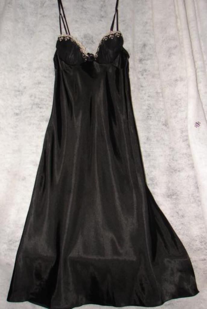 VTG Enchanting Black Metallic Silver Trim with Rinestones Dress Size 10- 12