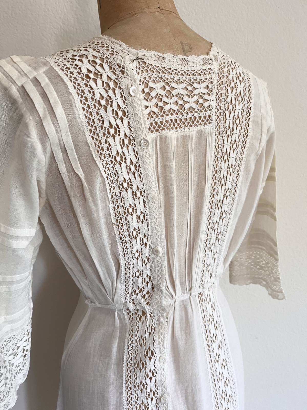 Antique Edwardian White Cotton Lawn Dress Tea Gown Wedding Dress Good Cond Small