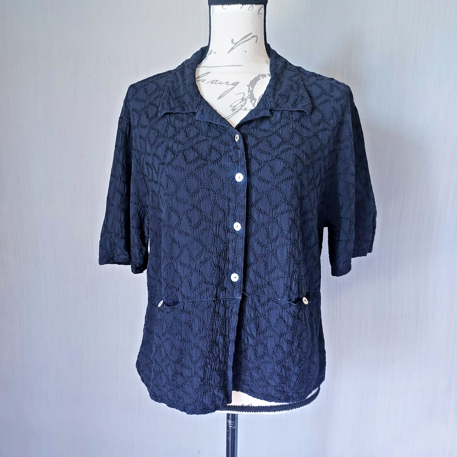 Vintage Johnny Was Collection Eyelet Top Short Sleeve Mother-Peral Button Blue M
