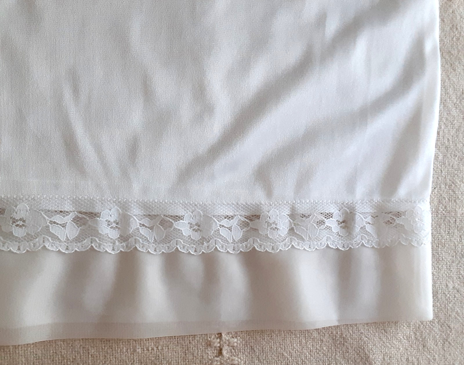 Vintage Half Slip Berkliff White Nylon Medium Lace Trim Hem 25.5&Prime; Long