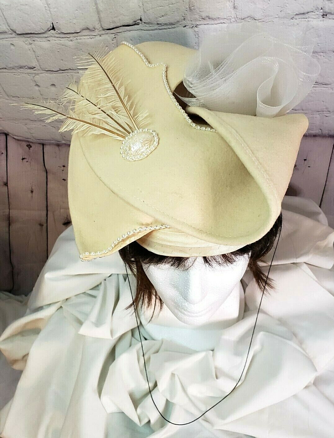 Vtg Bollman Hat Co. Designer&rsquo;s Touch Exclusive Wool Doeskin Felt Feathers Pearls