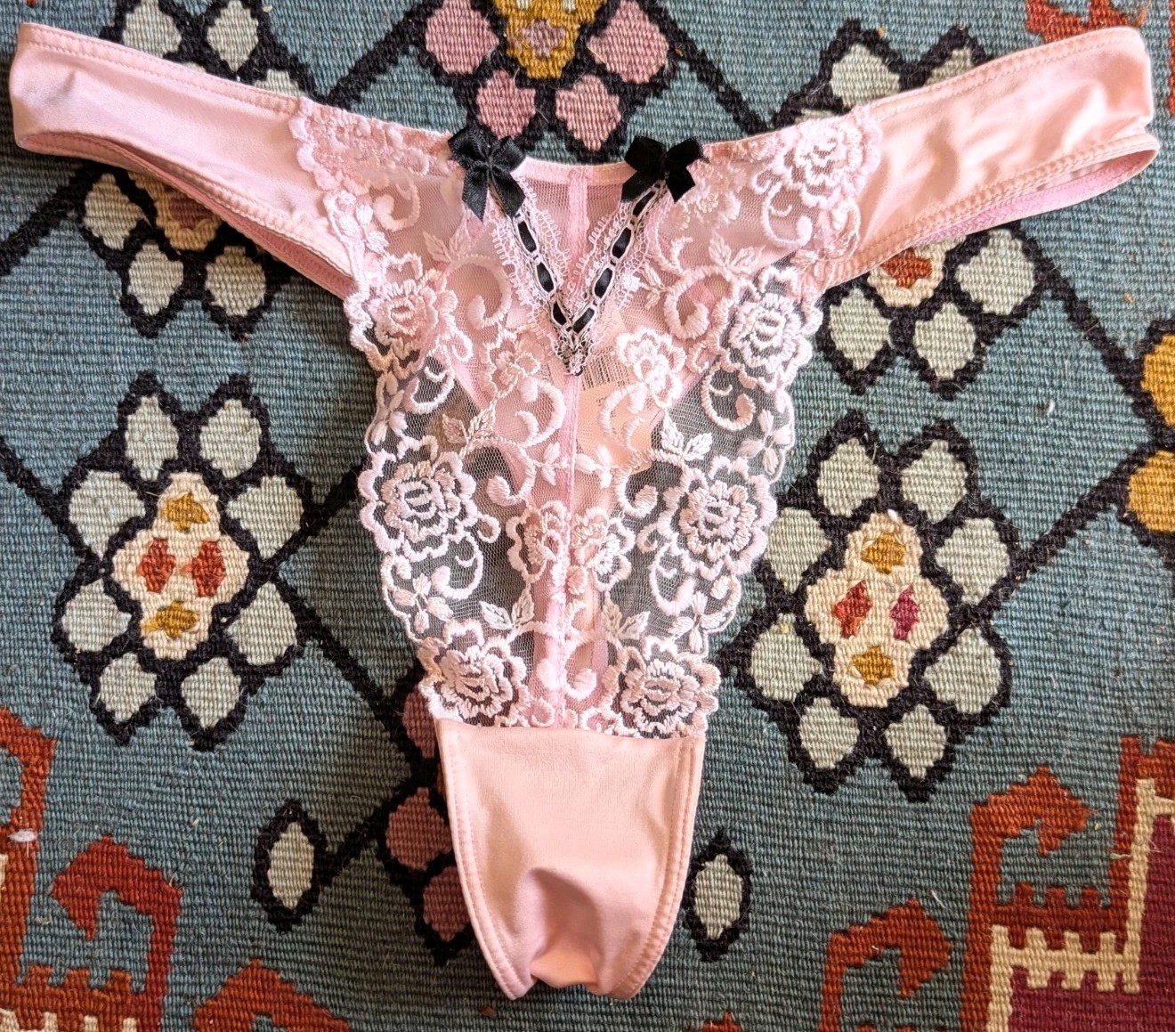 Vintage 2003 Victoria Secret Second Skin Pink Thong Panties Black Bow Sz S