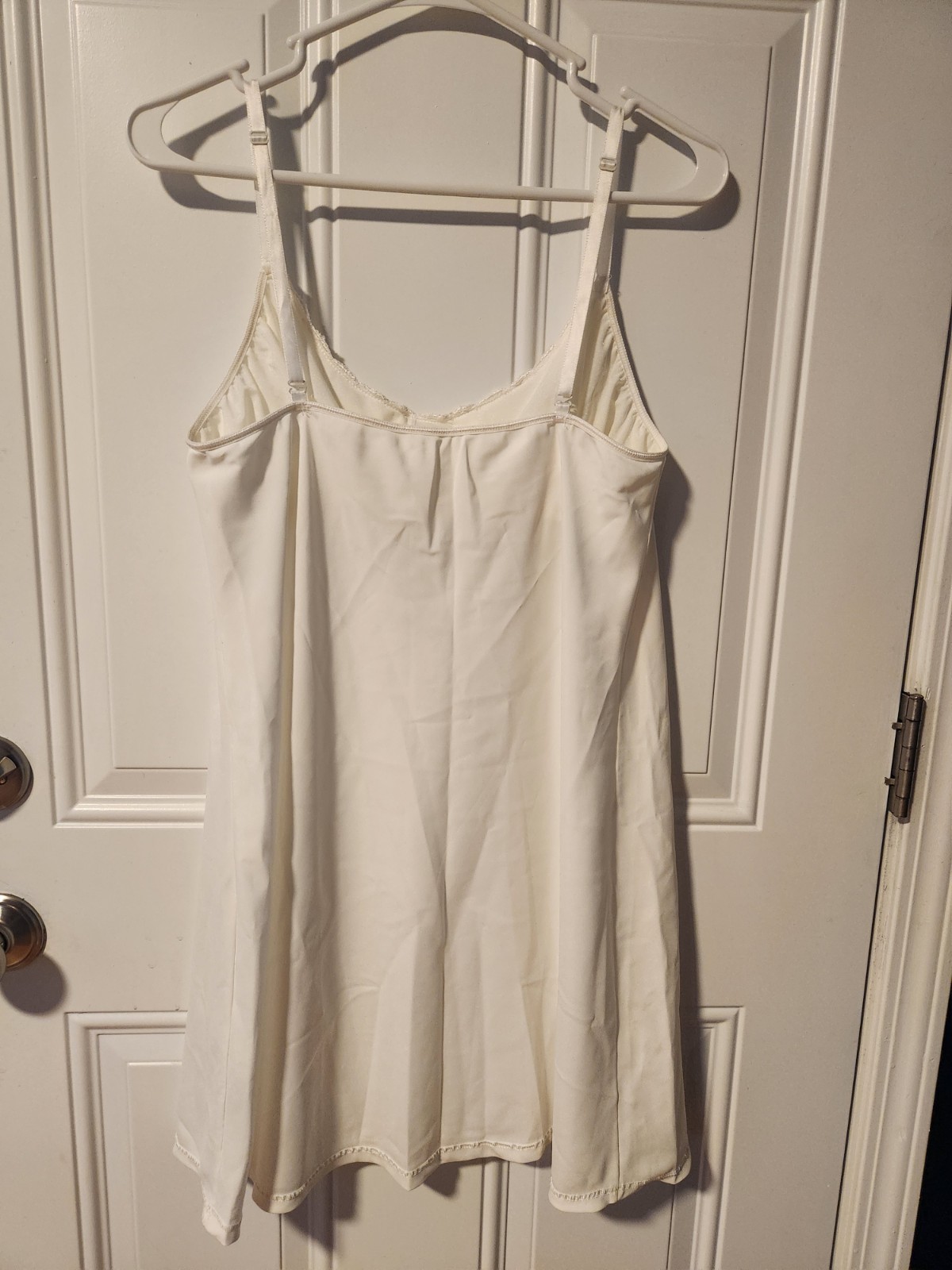 VTG Vanity Fair Ivory Polyester Lace Trim Full Slip Dress Size 40