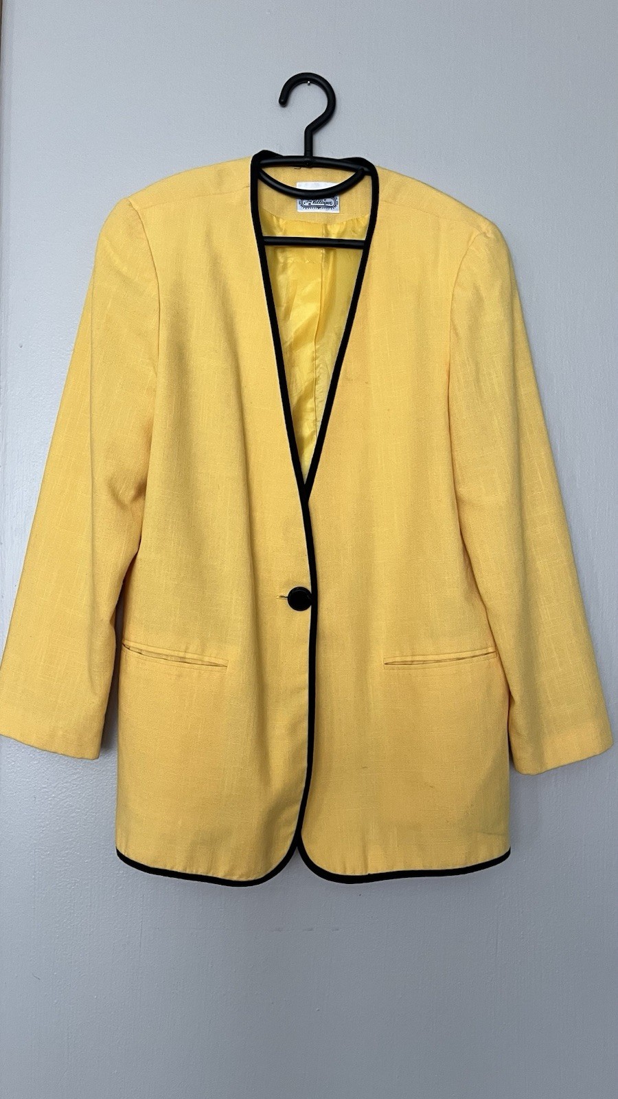 Vintage The Villager Yellow Suit Jacket collarless blazer Women&rsquo;s