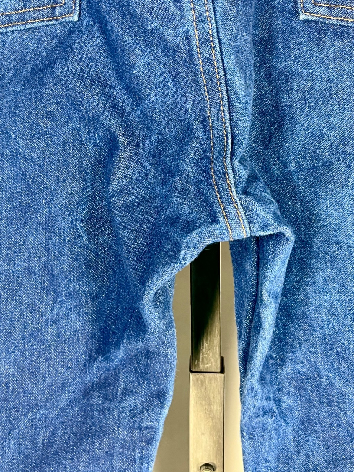 Modern early 2000&rsquo;s WRANGLER cut 13MWZ dark blue 100% cotton denim jeans 33×34&Prime;