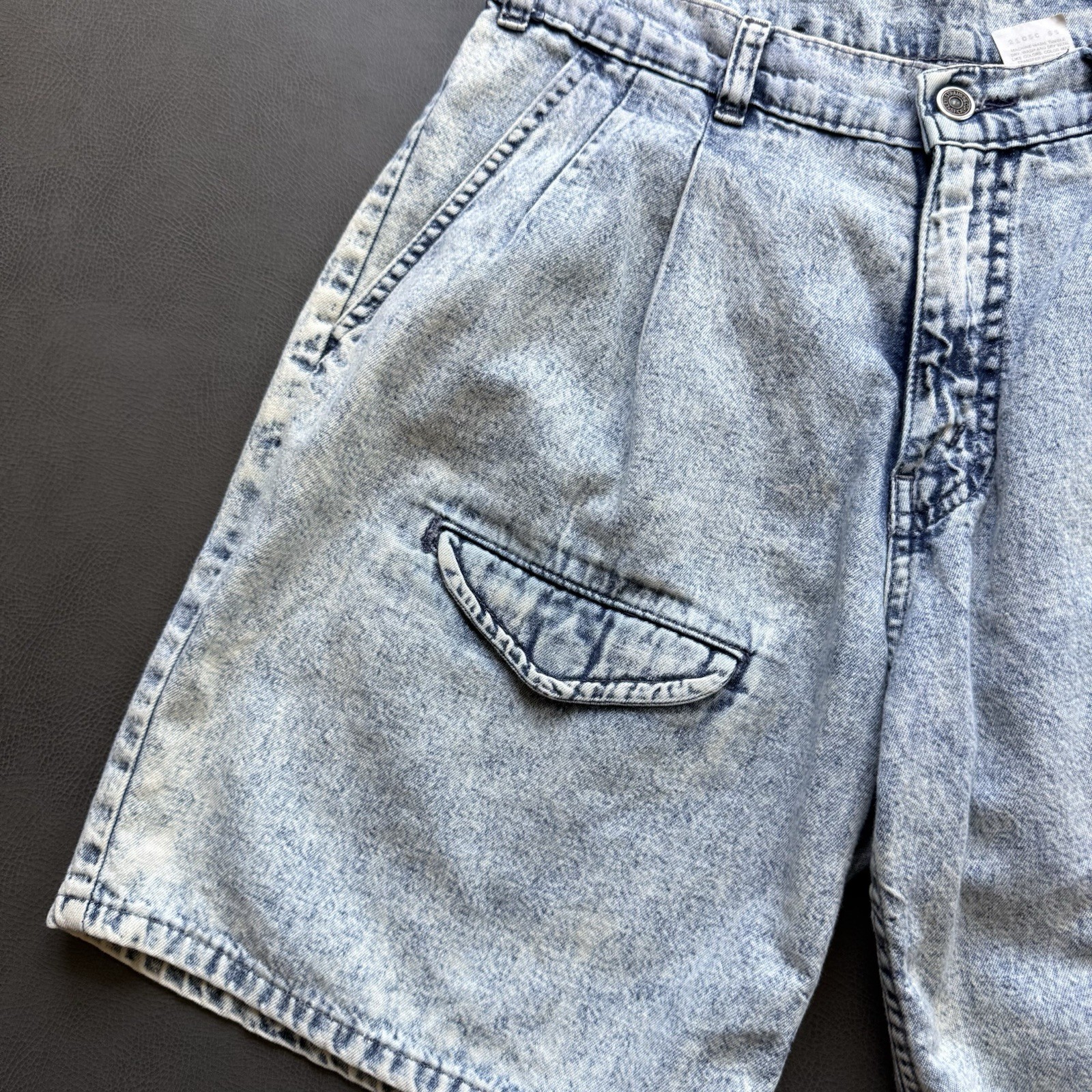 vintage 90s levi’s silver tab acid wash shorts size 30”