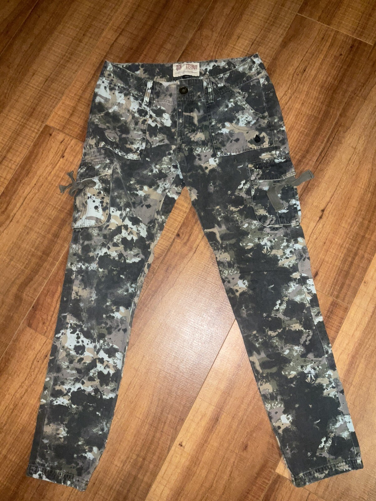 Vintage Volcom Scout Women’s Youth Camo Jeans Pants Capri Hiking 30”x28”