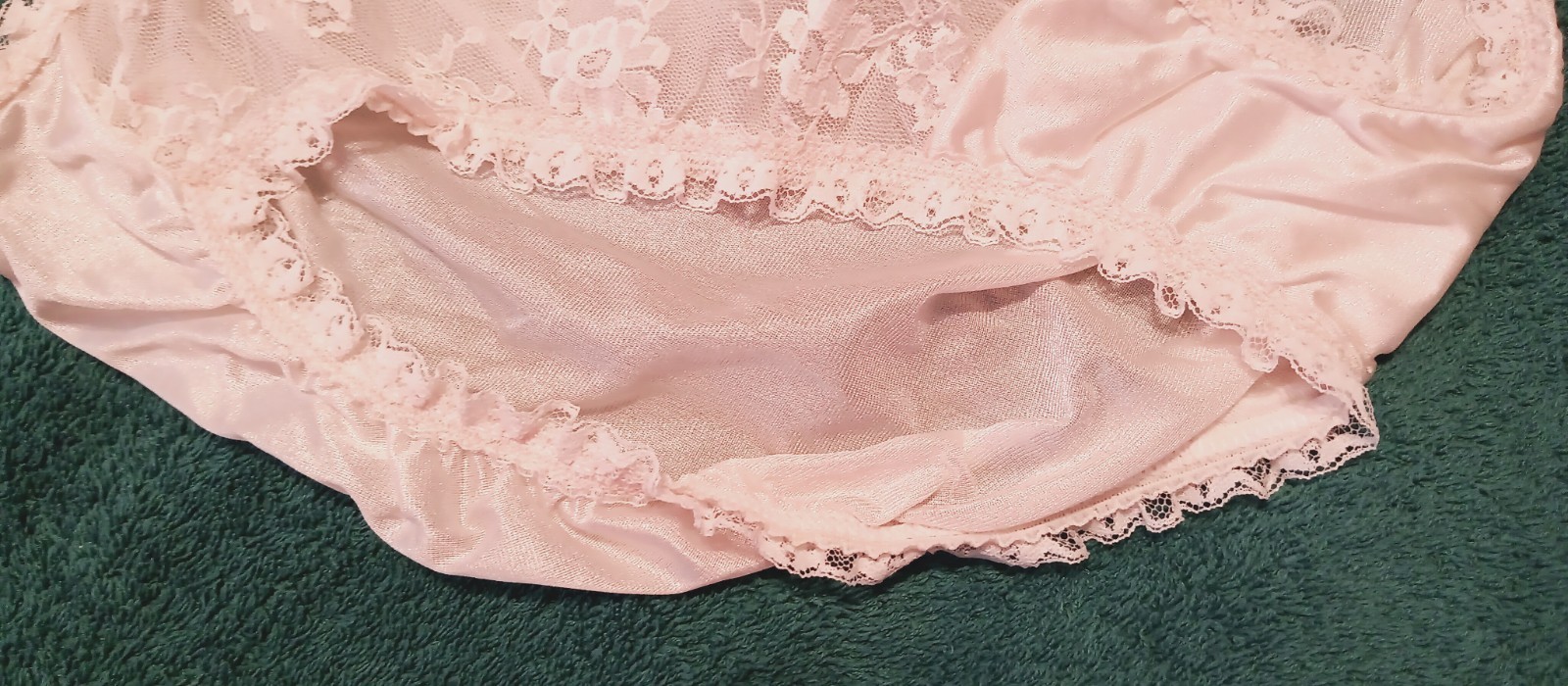 VIVE la DIFFERENCE VINTAGE PANTIES sz 6 HI-CUT L BEIGE SATIN w-LACE NWT #17-16