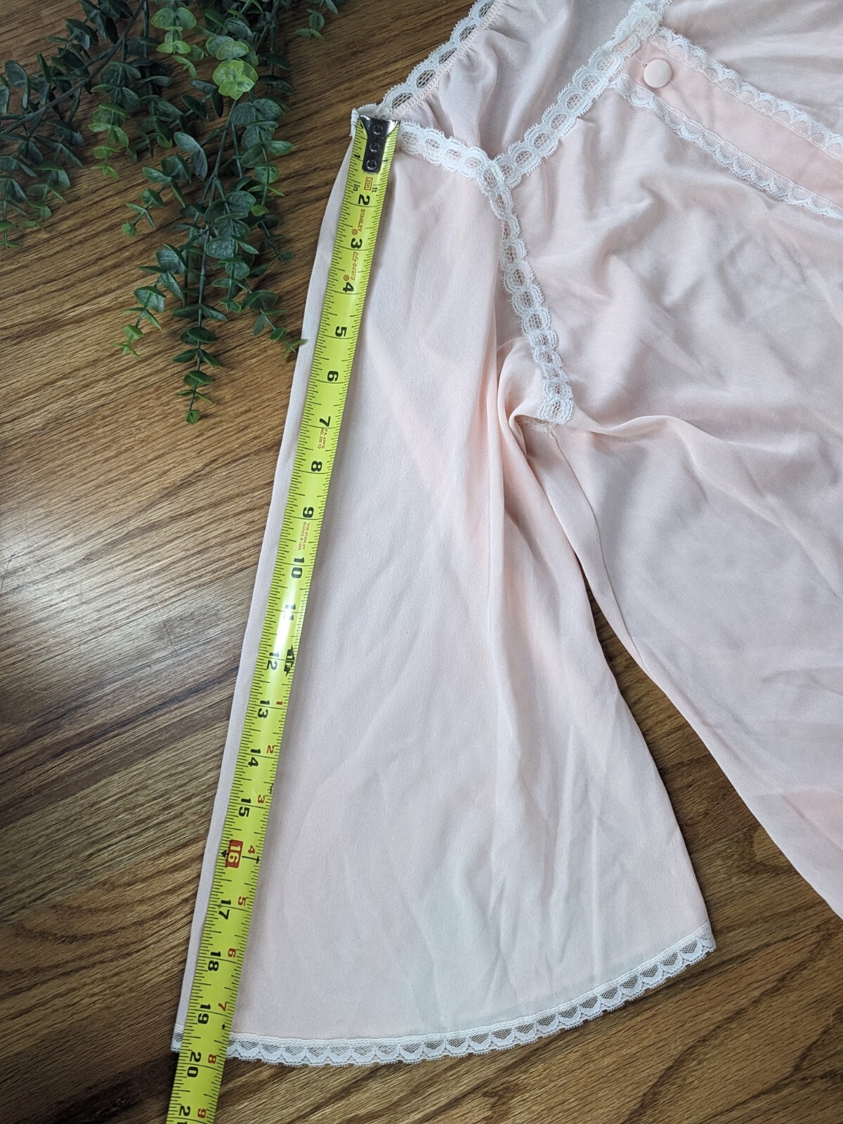 Pockets!🪷VTG Miss Elaine S Pale Pink Lace Trim Nylon Nightgown Grandmacore Cozy