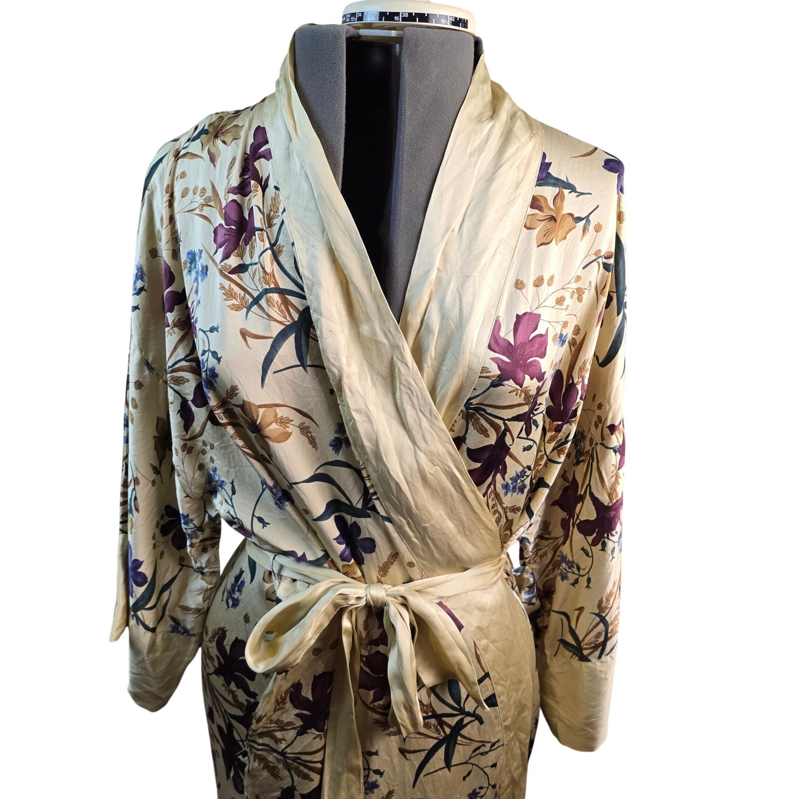 Valerie Stevens Vintage Elegant 100% Pure Silk Robe Floral Cottagecore Sz Medium