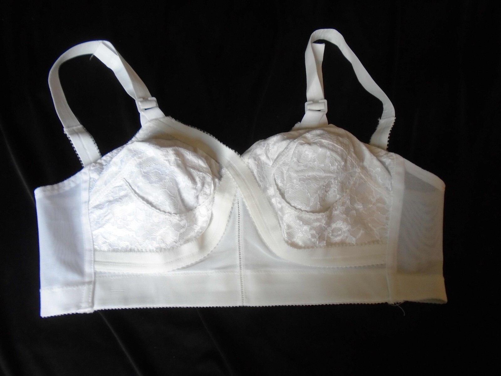 34D White Nylon & Lace Unlined Wireless Vintage Women&rsquo;s UNDERSCORE Bra #3621 34D