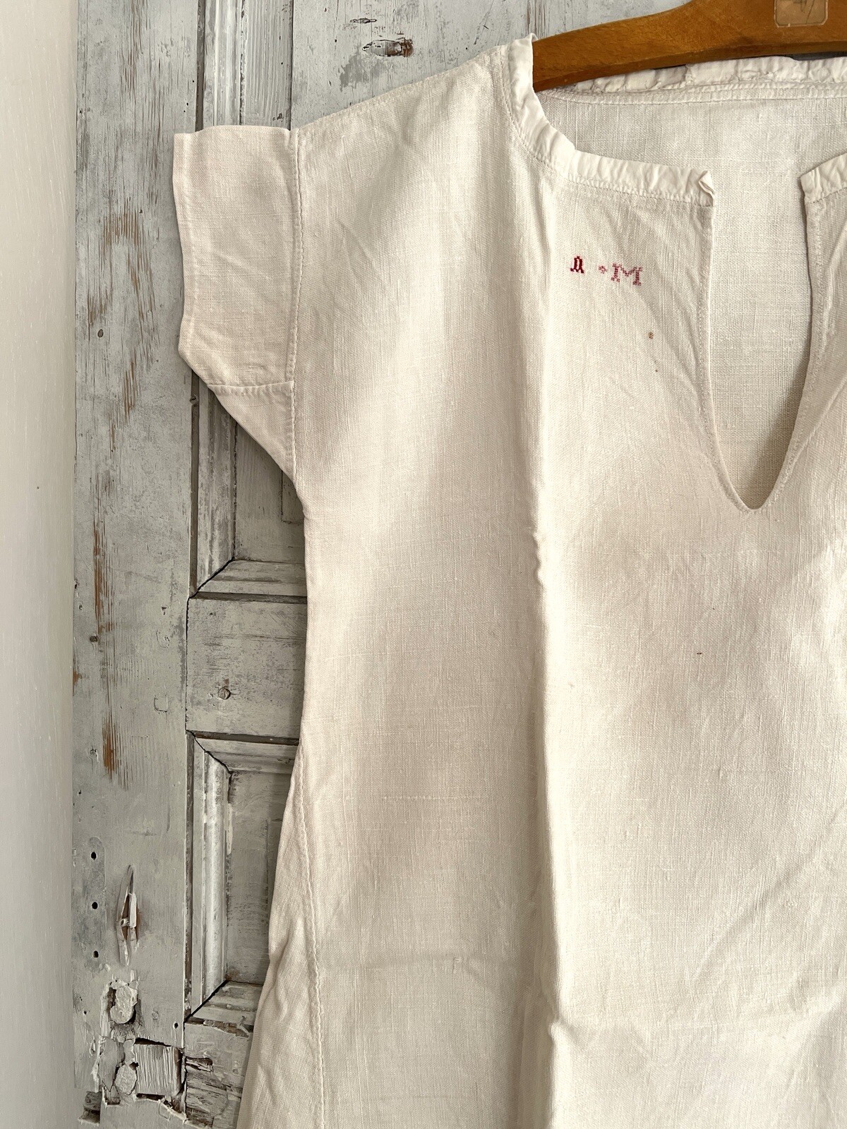 PRIMITIVE French homespun ECRU LINEN nightshirt AM mono c1820