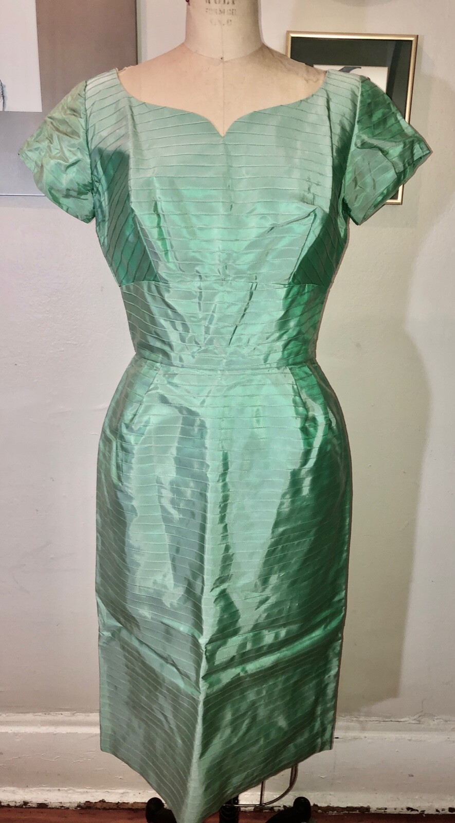 VTG 50&rsquo;S LOVELY*IRIDESCENT MINT GREEN BOMBSHELL WIGGLE COCKTAIL PARTY DRESS*S/M