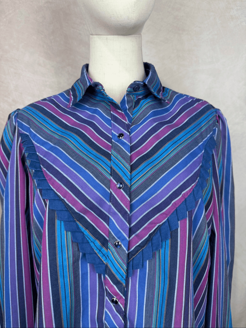 Vintage 1990s Western Pearl Snap Circle T by Marilyn Lenox Women’s Medium