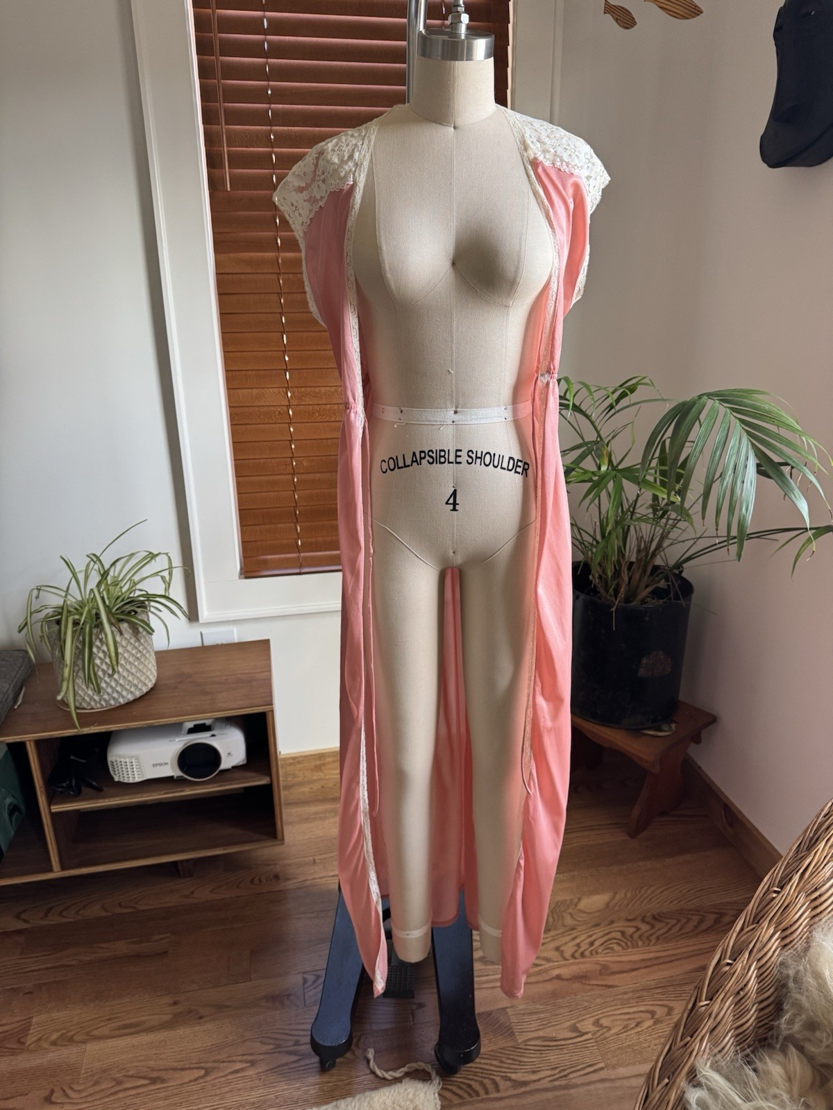 Vtg 60s 70s Lingerie Pink Old Hollywood Glamour Long Open Nightgown Accent Robe