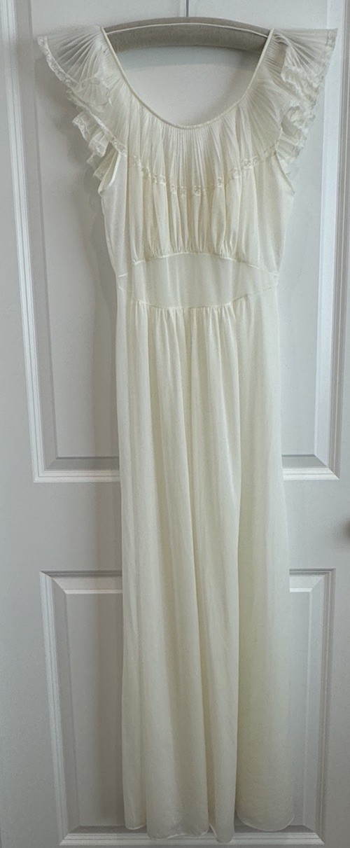 3 Piece Set – Shadowline Pinehurst Nightgown / Robe Peignoir VTG READ