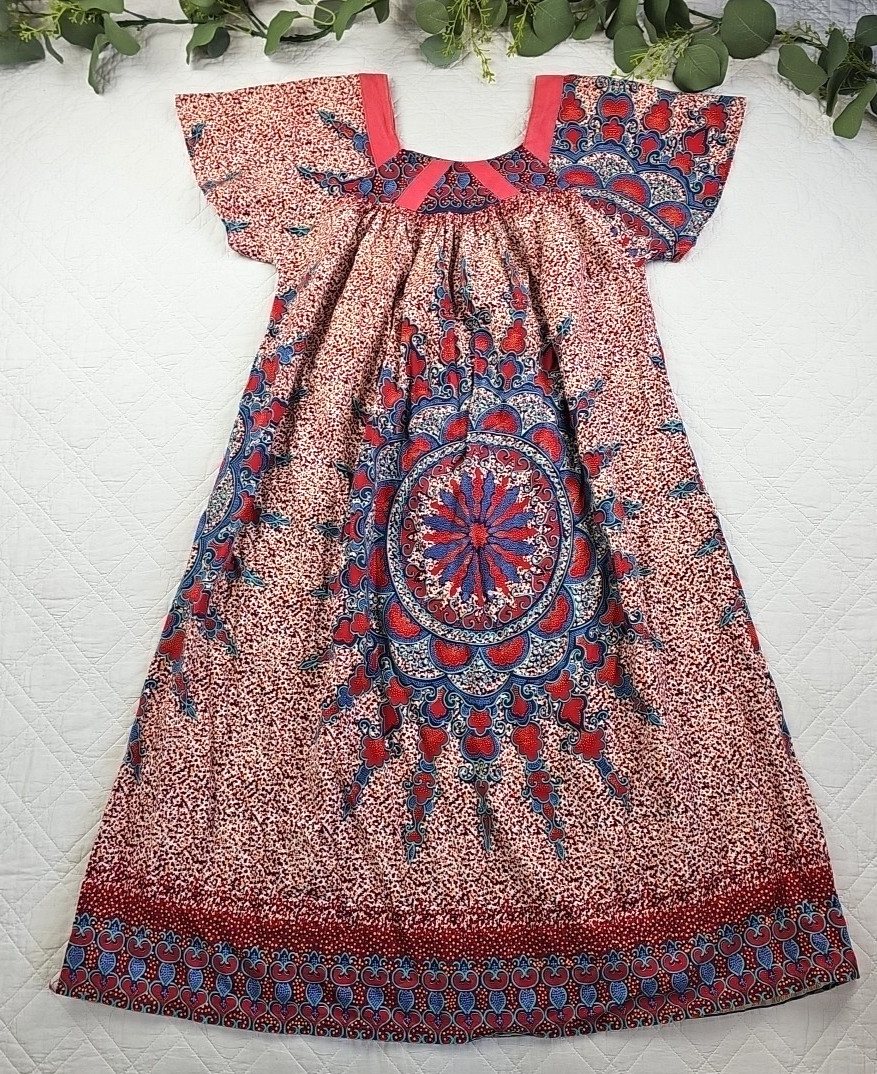 VTG 60&rsquo;s-70&rsquo;s Muu Muu Hawaiian Style Dress Wax Print Size M