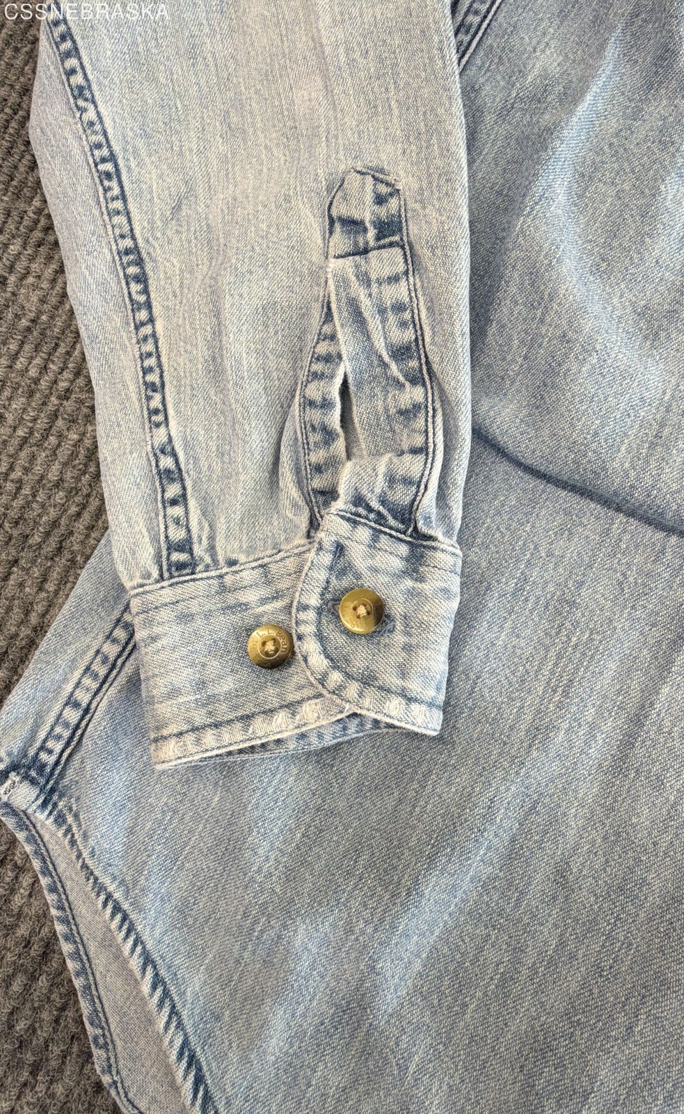 Vintage 90s L.L.Bean Women&rsquo;s Light Wash Denim Button Down Shirt Sz XS Regular