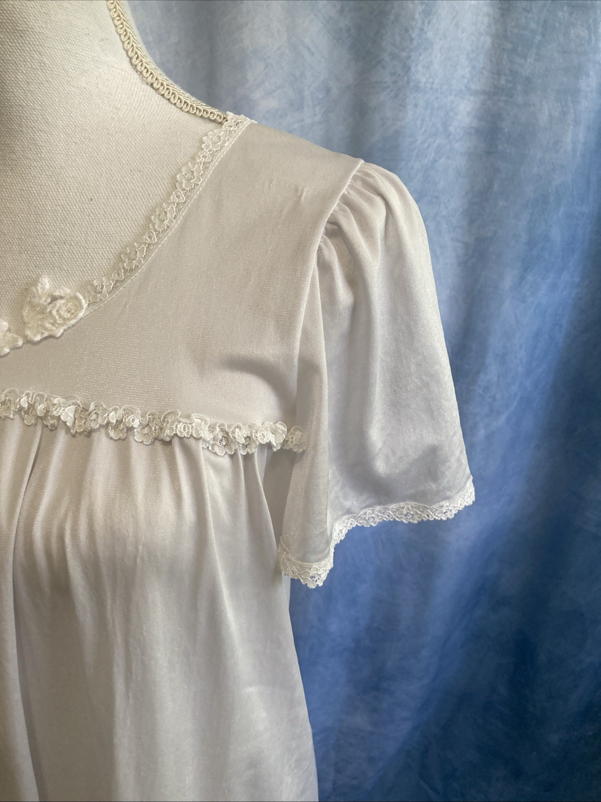 Vtg 90s Simply Basic White Ivory Nylon Nightgown XS/S Lace Trim Single Stitch