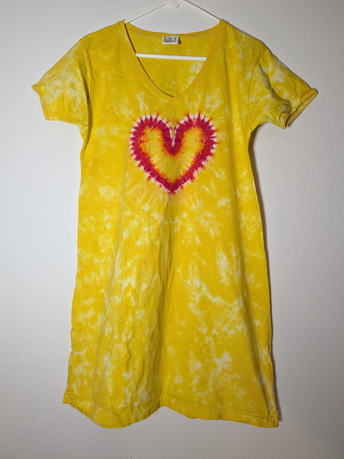 Vintage Women&rsquo;s LAT Sportswear Size Large Yellow Dress Hippie Heart Tie Dye USA