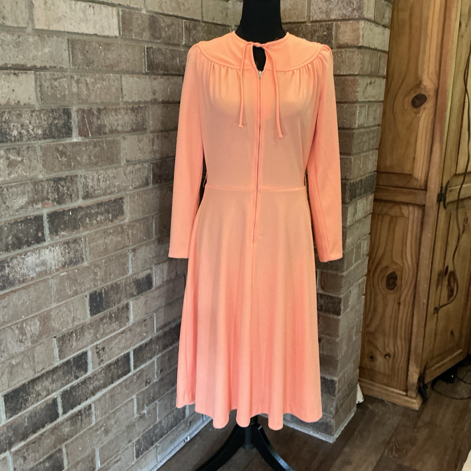 70s VINTAGE Peach Tie Neck Long Sleeve A-Line Midi Dress Women&rsquo;s Size 12 #36E3