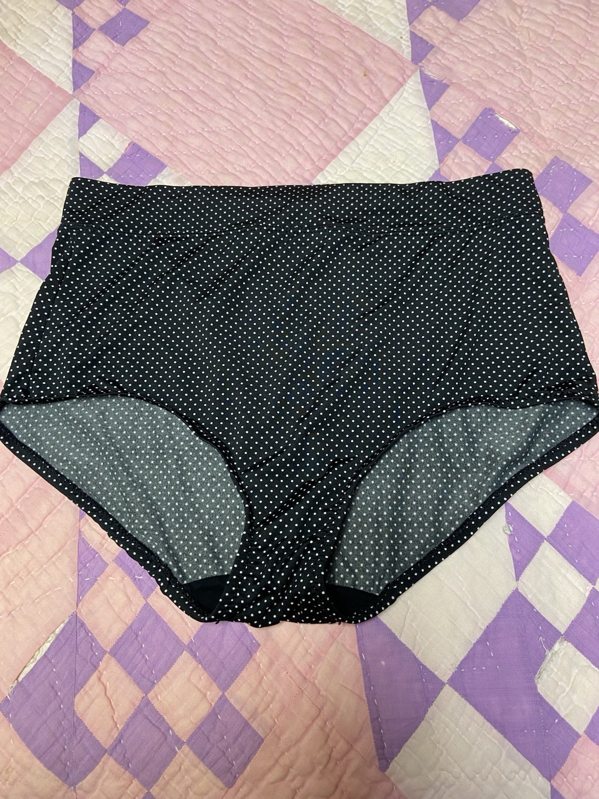 Warner’s L 7 Black & White Trim Polka Dot Bikini Panties