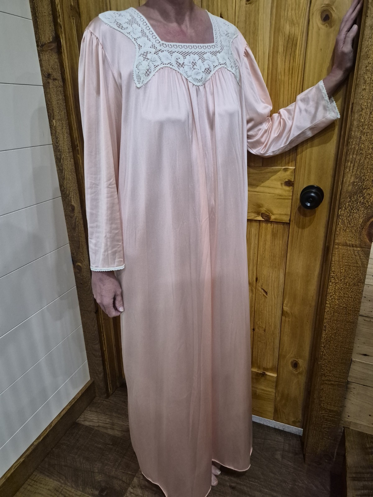 Vintage Vanity Fair 60&rsquo;s Peaches & Cream Peignoir Lingerie Set Nightgown & Robe