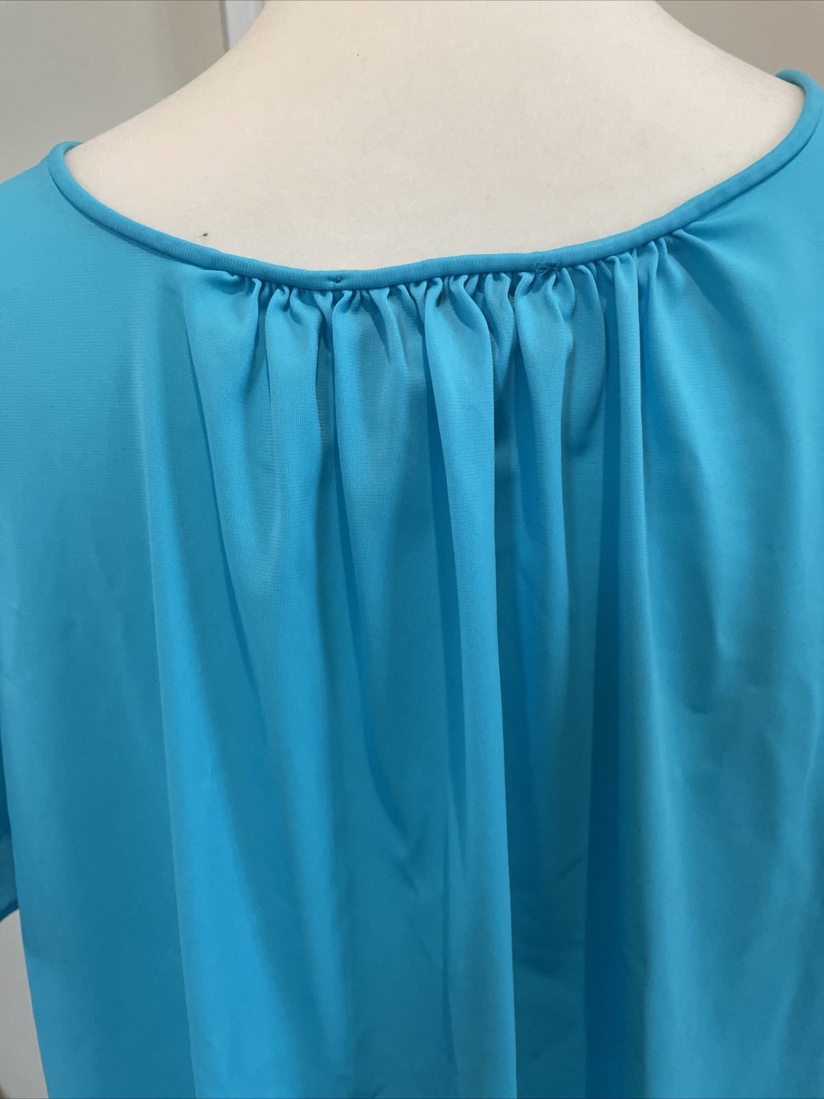Shadowline Medium Nightgown Aqua Blue Nylon Floral Scalloped Rose Embroidered